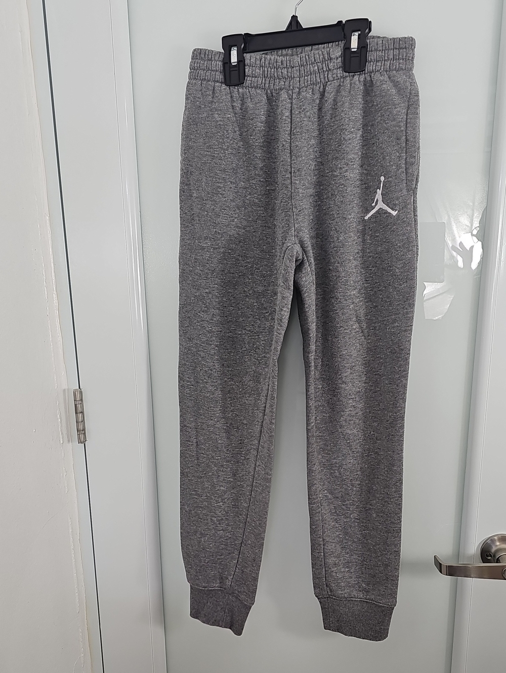 Puma Jogger Sweatpant Comfort Fit Elastic Waist Pocket Louge Gray/Black. Size M